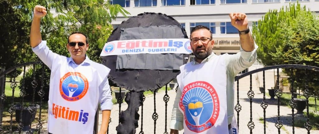 Denizli Eğitim-İş Sendikası Üyesi Öğretmenler, Yeni Meslek Kanununu Protesto Ettiler...