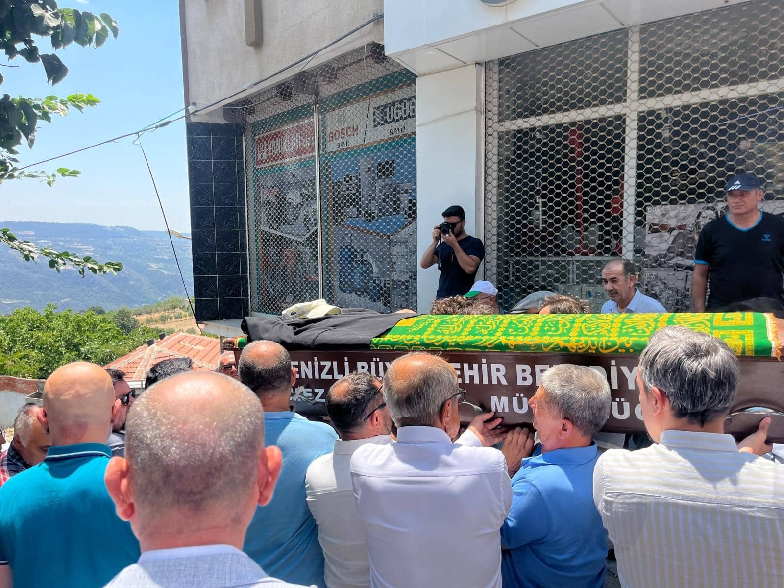 Denizlili İş İnsanı Tokat, Sevenleri Tarafından Uğurlandı..