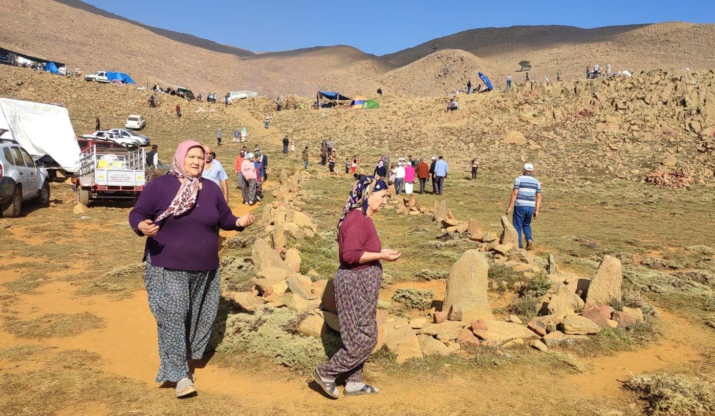 7 Asırlık Gelenek İçin Binlerce Yörük Beyağaç’a Akın Etti… 