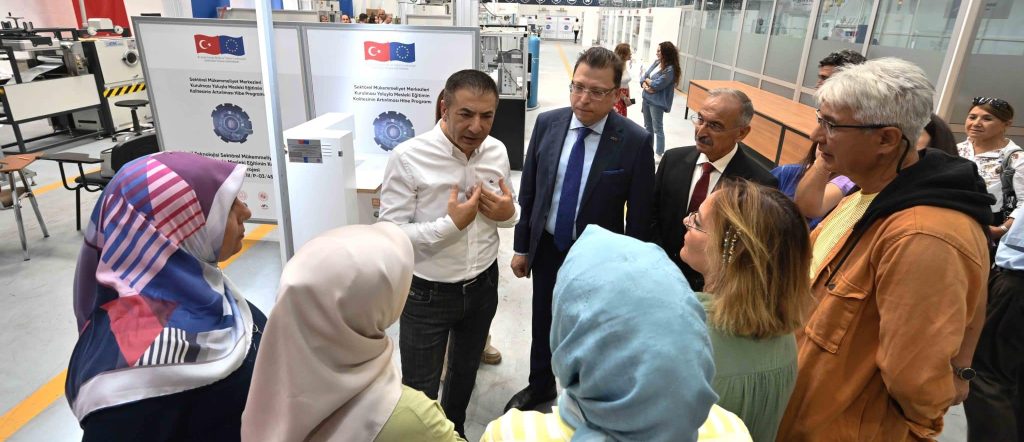 Başkan Uğur Erdoğan, DTTM Kursiyerlerine Sertifikalarını Verdi...