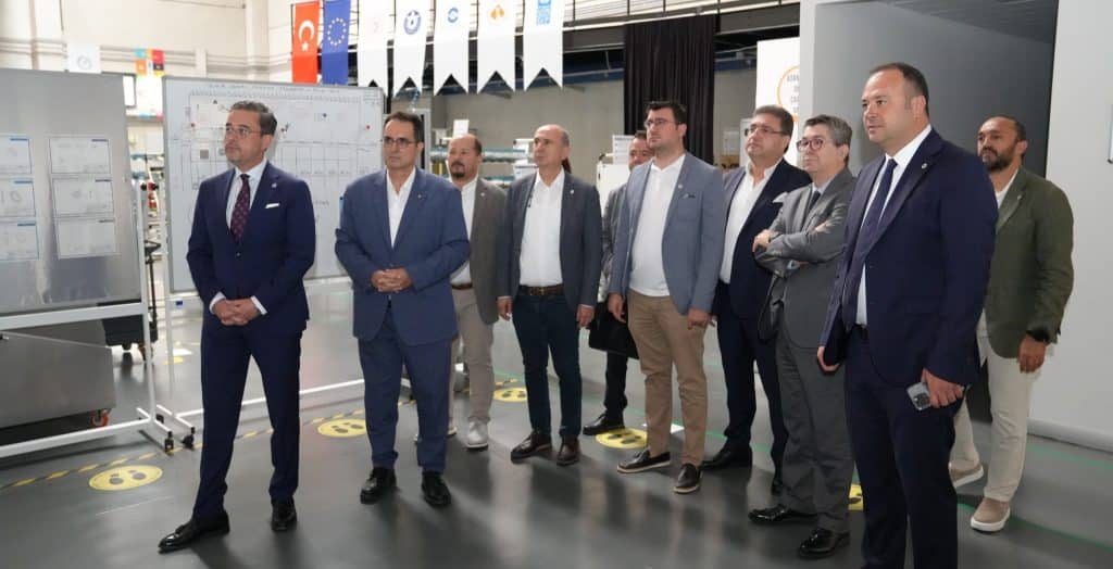 DSO Heyeti, Denizli Model Fabrika İçin İzmir’de Temaslarda Bulundu