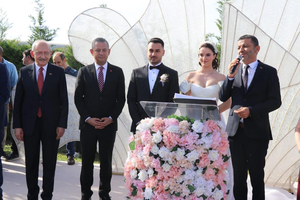 Kılıçdaroğlu ve Özel, Karaca'nın Oğlunun Nikahı İçin Denizli'deydi...