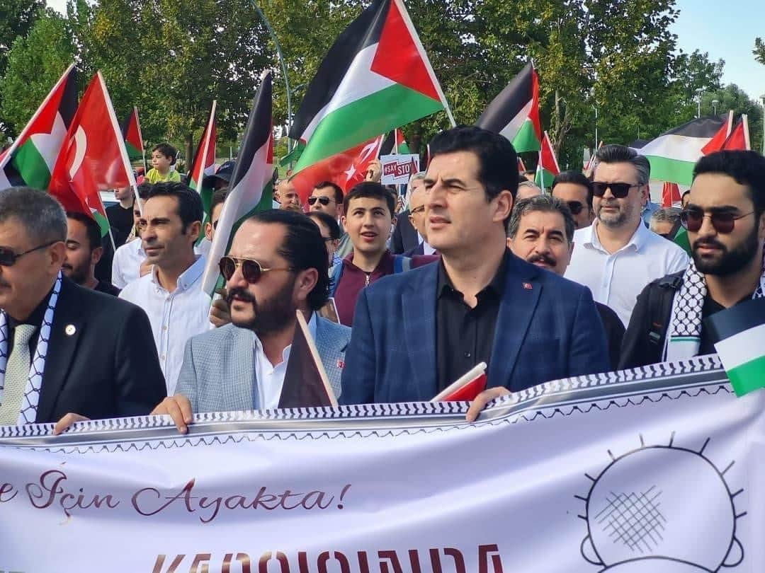 AK Parti İl Başkanı Güngör’den Yürüyüşe Destek, “Dünya 5’ten Büyüktür…” 