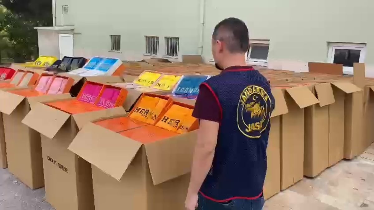 Dünyaca Ünlü Markaların Taklidini Yapıyordu, Milyonluk Ürünle Yakalandı…