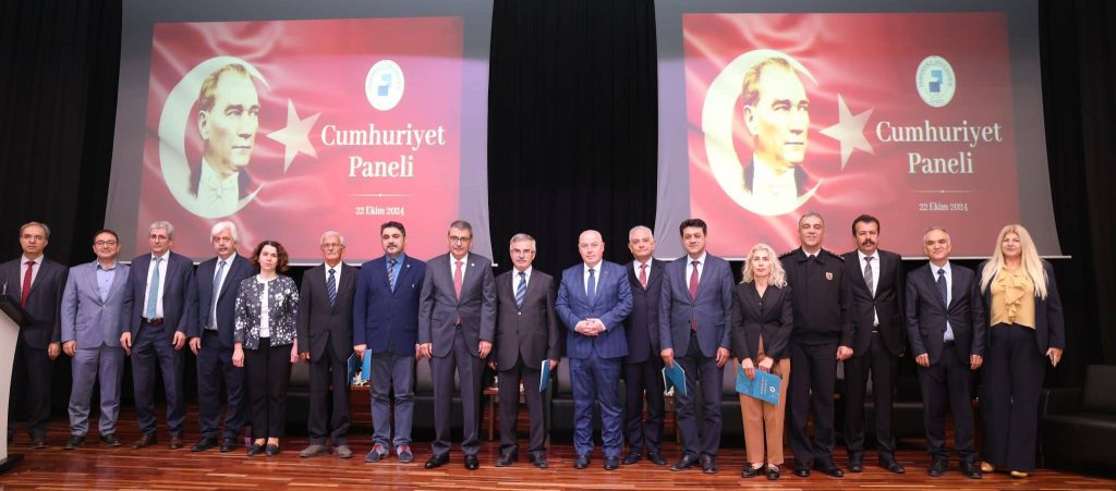 PAÜ, Cumhuriyet Bayramı'nda Hem Eğlendi Hem Öğretti...