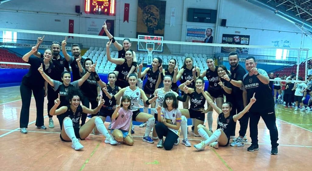 Denizli Uğur Spor Kulübü, Akhisar Belediye Spor'u 3-0 Mağlup Etti...