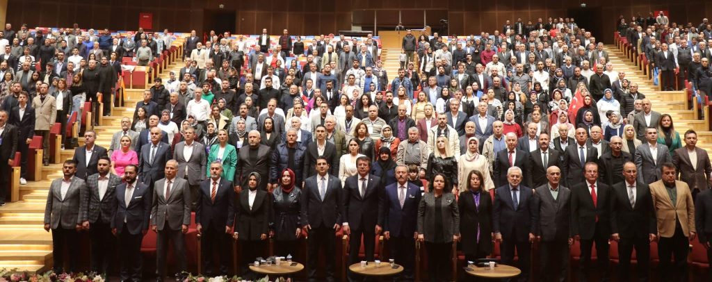 Pamukkale AK Parti’de Başkan Özpek Güven Tazeledi...
