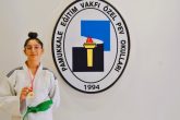 PEV Okulları Öğrencisi Begüm, Altın Madalyanın Sahibi Oldu...