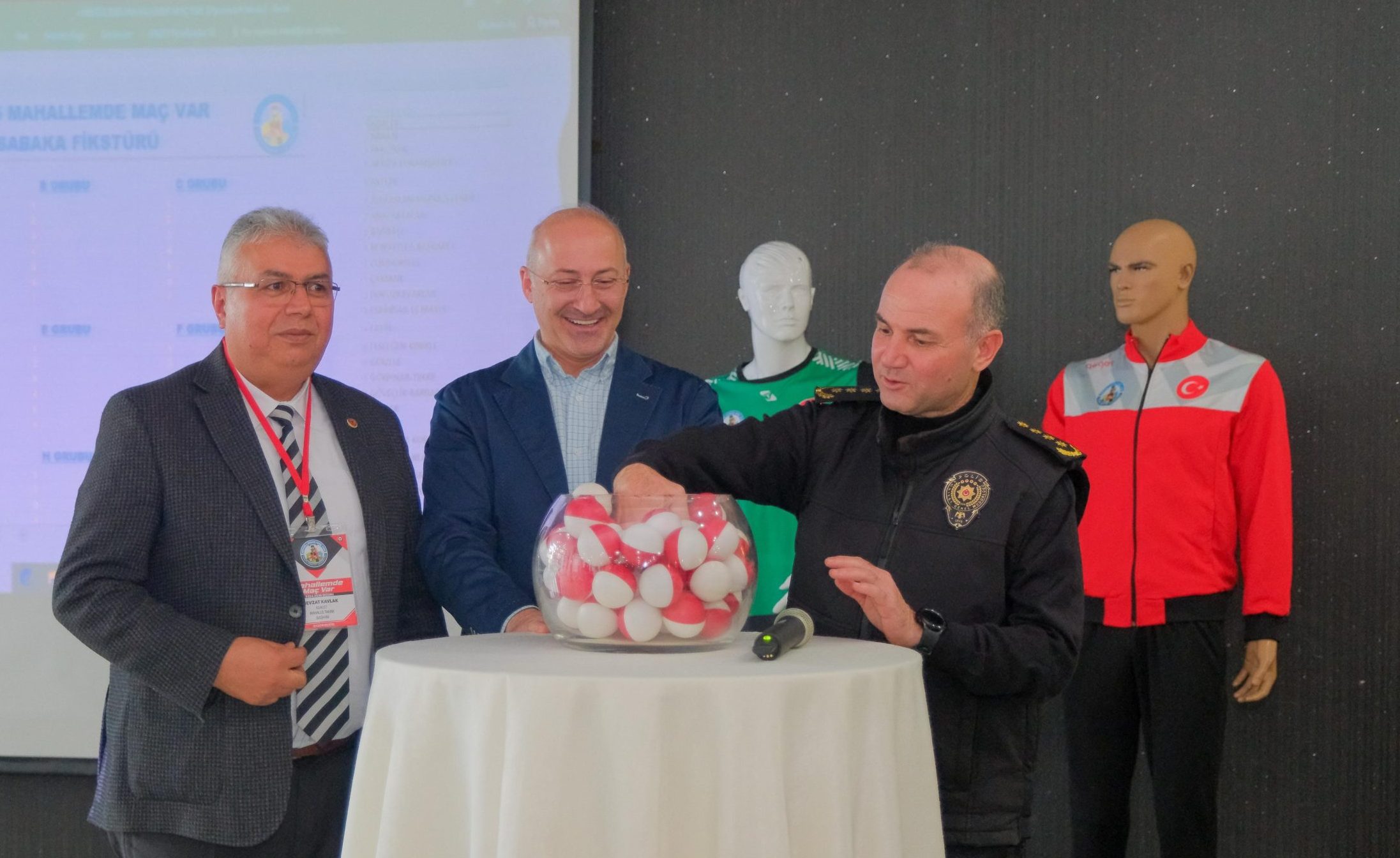 Denizli Emniyeti’nin ‘Mahallemde Maç Var’ Projesi’nin Kuraları Çekildi…