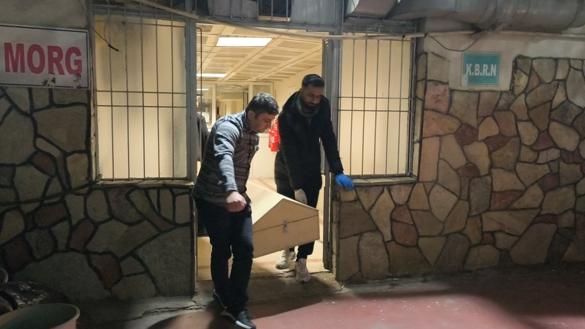 Annesini Kıskanan Genç, Arkadaşının Canına Kıydı… 