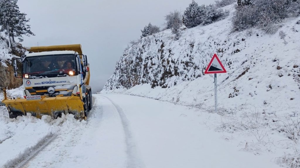 Beyaz Örtü Çameli’yi Sardı, Ekipler İş Başında...