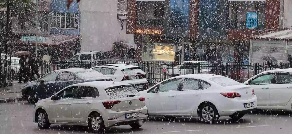 Beyaz Örtü Çameli’yi Sardı, Ekipler İş Başında...