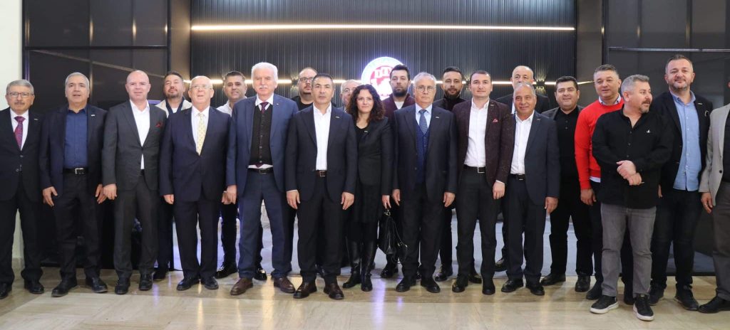 DTO Başkanı Erdoğan Denizli'nin İlk Otomobil Fuarını Gezdi...