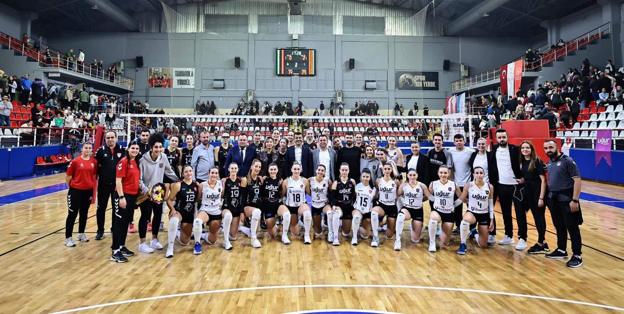 Denizli’de Sahada Rekabet, Kalplerde Dostluk Vardı… 