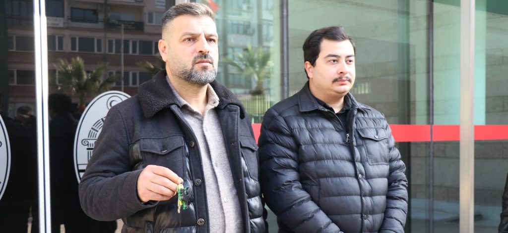 Denizlispor’un Bir Anahtarı Valiliğe Bir Anahtarı Belediyeye...