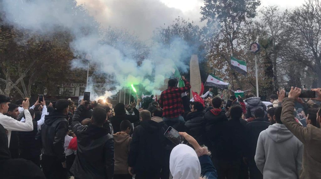 Esad’ın Düşüşü Denizli’deki Suriyelileri Sokağa Döktü... 
