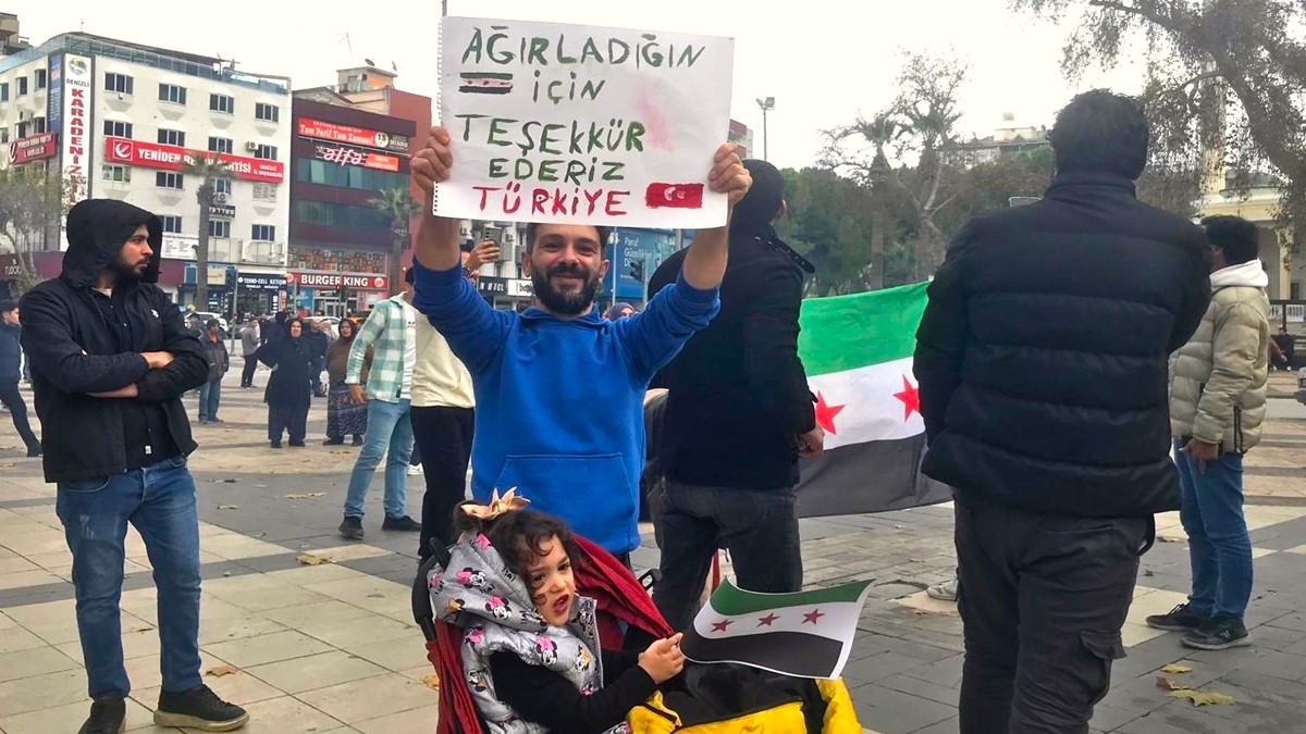 Esad’ın Düşüşü Denizli’deki Suriyelileri Sokağa Döktü… 