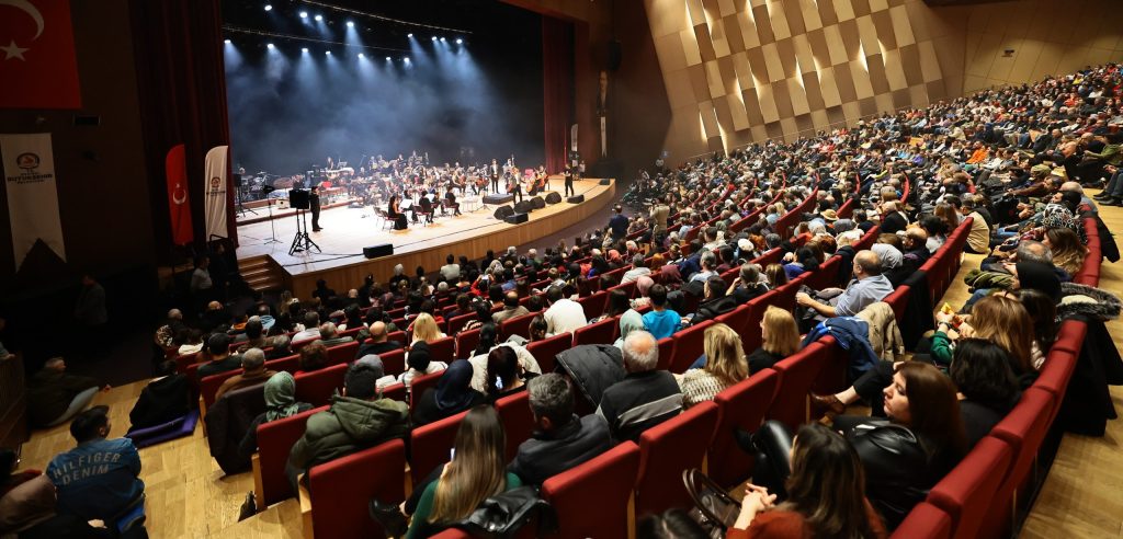 Kubat ve Senfoni Orkestrası Denizli’de Büyük İlgi Gördü...