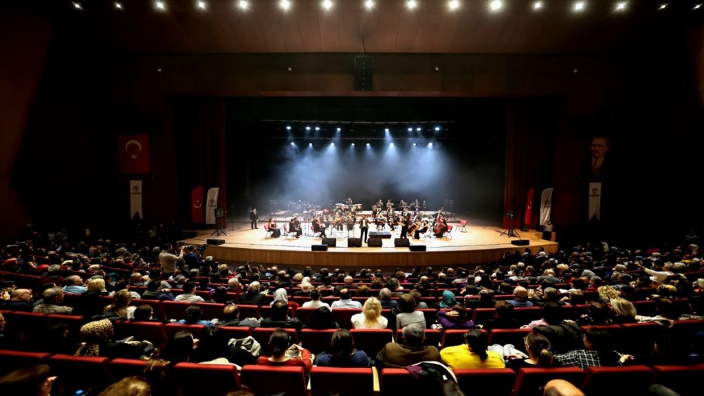 Kubat ve Senfoni Orkestrası Denizli’de Büyük İlgi Gördü...