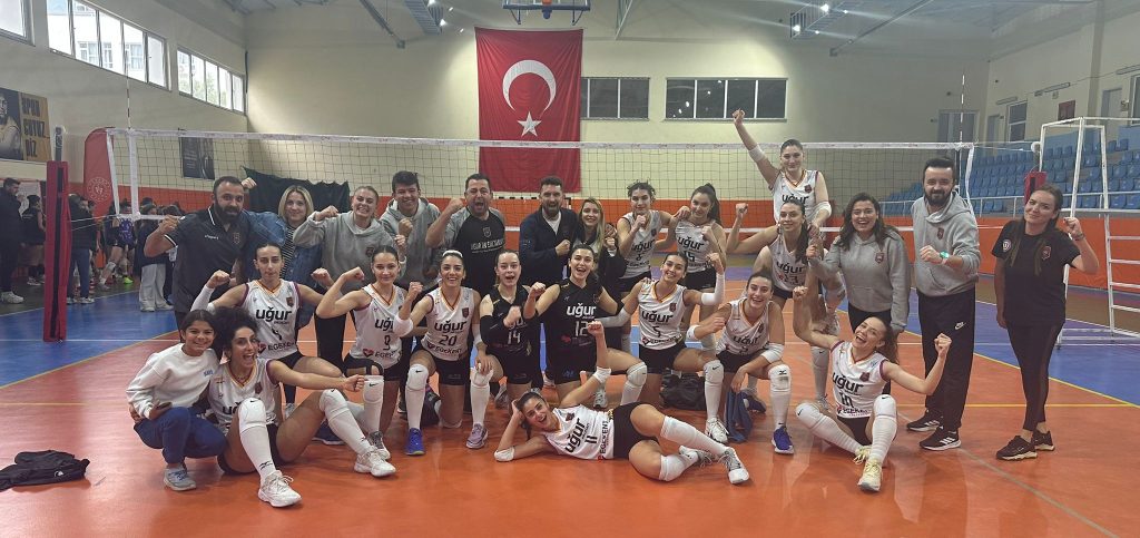 Uğur Spor, Akhisargücü’nü Set Vermeden Yendi...