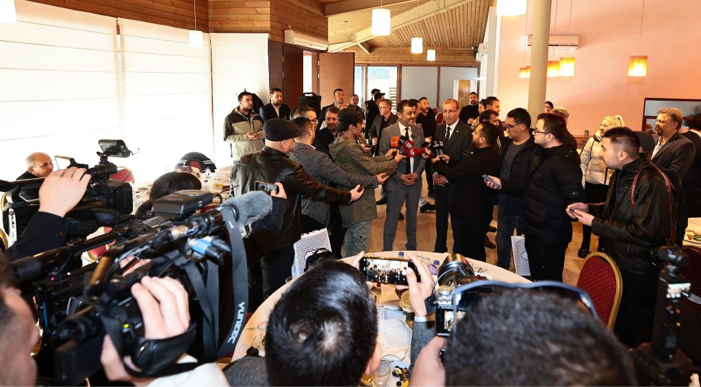 Denizli BB Başkanı Çavuşoğlu, Gazetecilerle Buluştu, Sorularını Yanıtladı...