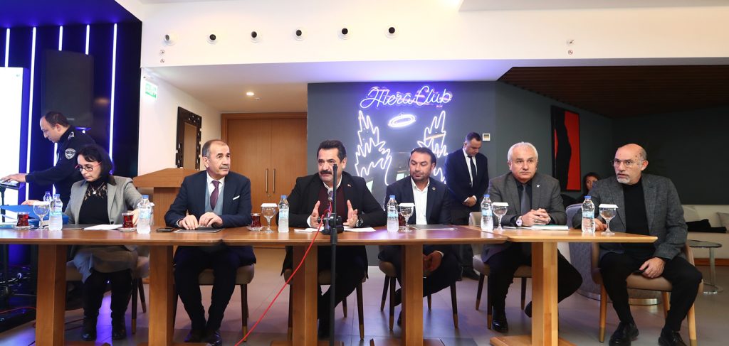Başkan Ertemur Karahayıt Esnafıyla Bir Araya Geldi...