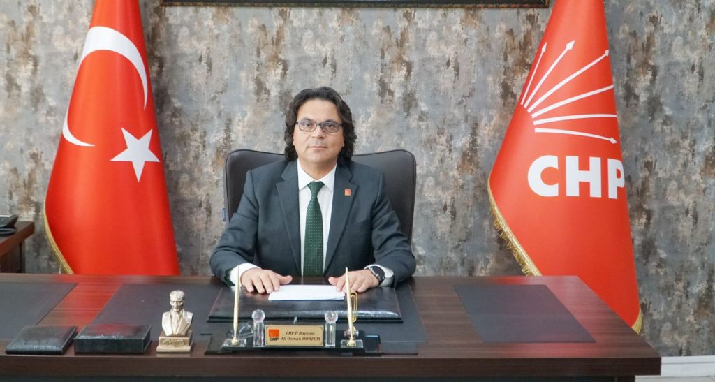 CHP İl Başkanı Horzum Bu Kareye Tepki Gösterdi...