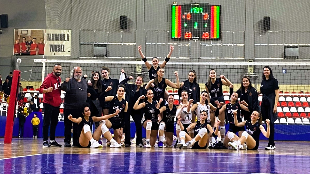 Denizli Uğur Spor Kadın Voleybol Takımı, Bir Engeli Daha Aştı…