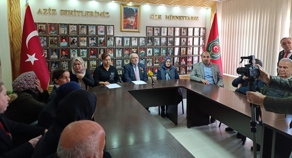 Denizli’de Teröre Tepki Meclis Bir Teröriste Çiğnetilmemeli...