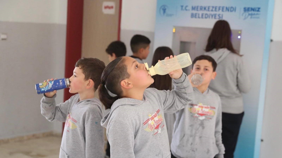 Merkezefendi Belediyesi’nin Okullarda Temiz Su Projesi Devam Ediyor… 