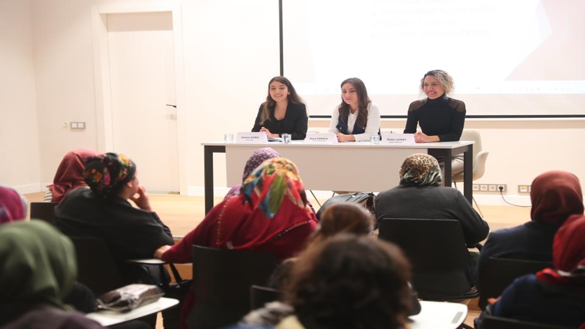 Merkezefendi’de Fark Yaratan Eğitim Semineri… 