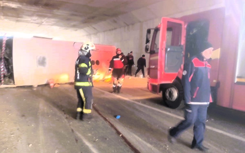 Denizli'de İşçi Servisi Devrildi: 4 Ölü 19 Yaralı...