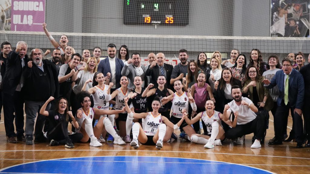 Uğur'un Sultanları, Manisa Engelini de Aştı ve Zirveye Ortak Oldu...