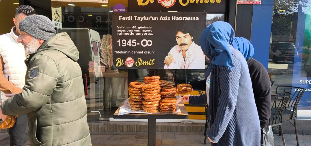 Denizlili Esnaf Adını Taşıdığı Ferdi Tayfur İçin Hayır Yaptı... 
