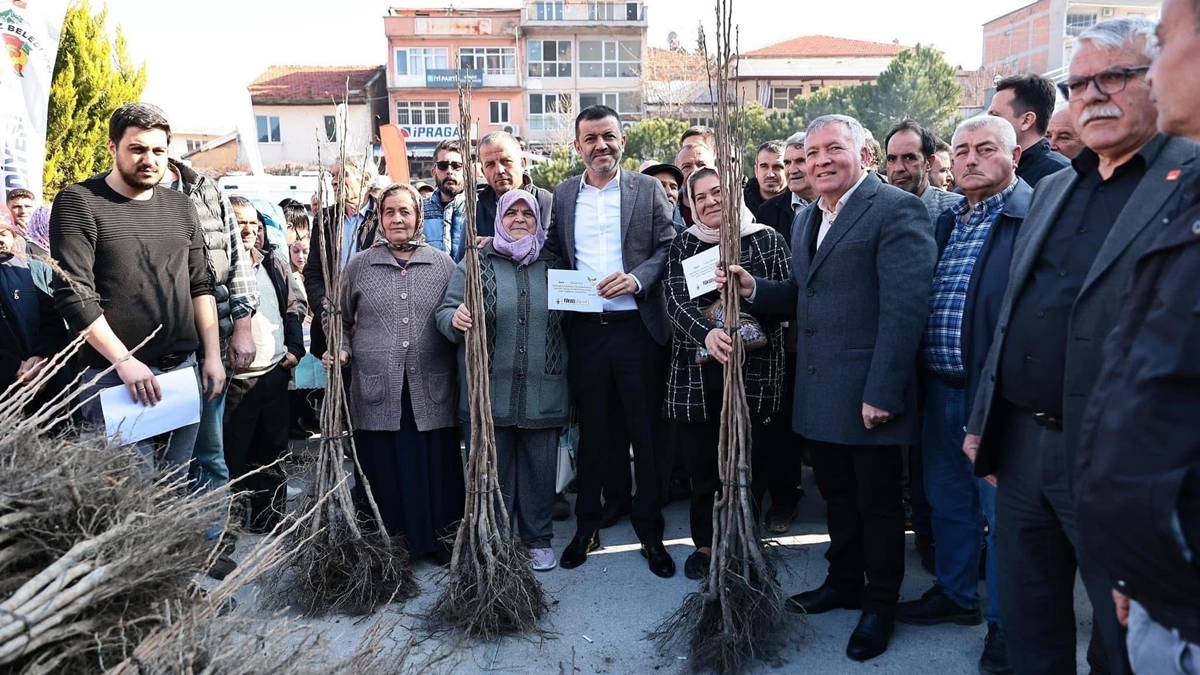 Honaz’da Ekonomiye Katkı Sağlayacak Fidan Desteği… 