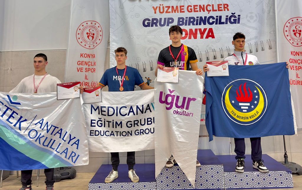 Uğur Okulları Yüzme Takımı Zirveye Yürüyor... 