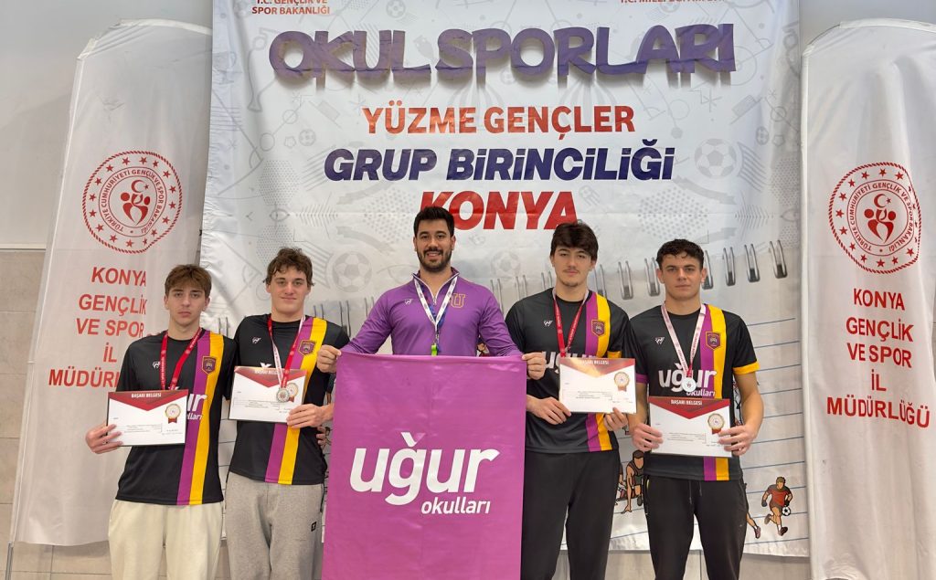 Uğur Okulları Yüzme Takımı Zirveye Yürüyor... 