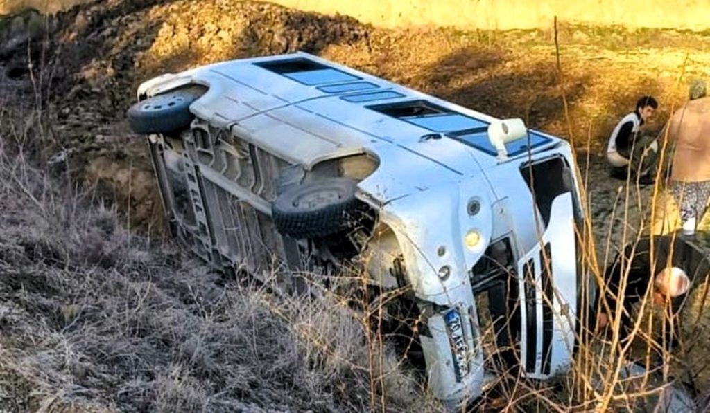 Denizli'de İşçi Servisi Devrildi: 1 Ölü 3 Yaralı...