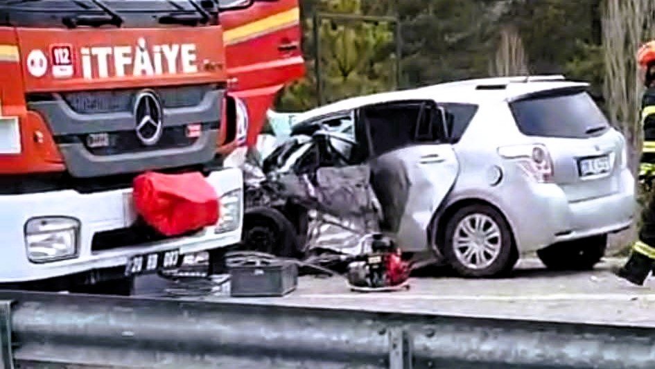 Denizli'de Feci Kaza: 2 Ölü 4 Yaralı...