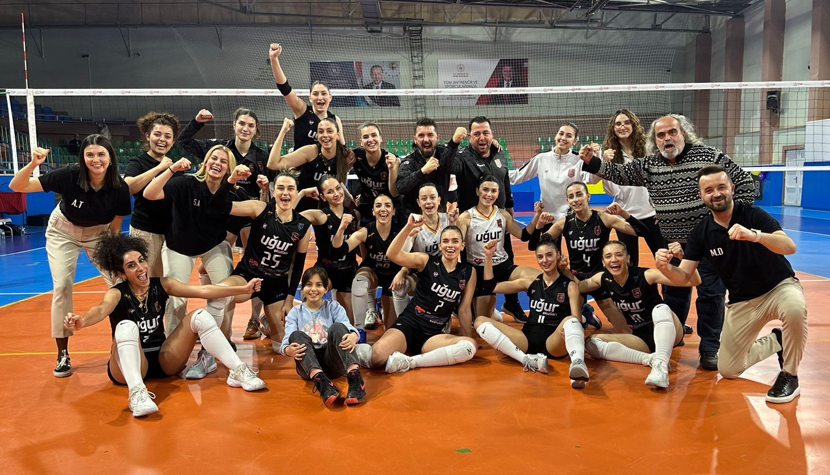 Uğur Spor Kulübü, Dev Rakibi THY SK’yı Devirerek Yarı Finali Garantiledi…