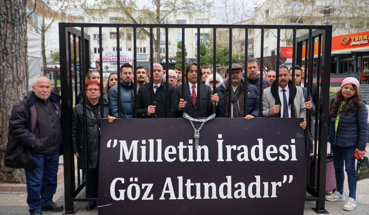Denizli CHP’de Demokrasi Nöbeti Başladı… 