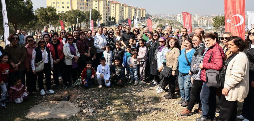 Denizli’de Katledilen Kadınlar Anısına Anlamlı Etkinlik...