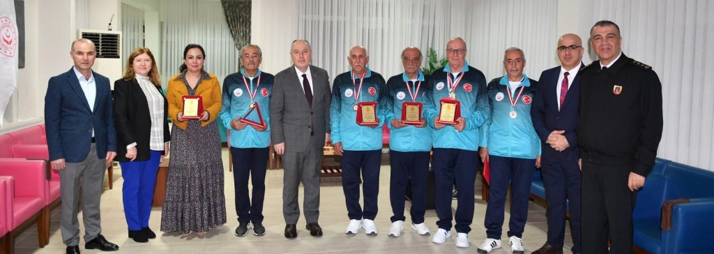 Denizli Valisi Coşkun, İftarını Huzurevi Sakinleriyle Birlikte Yaptı...