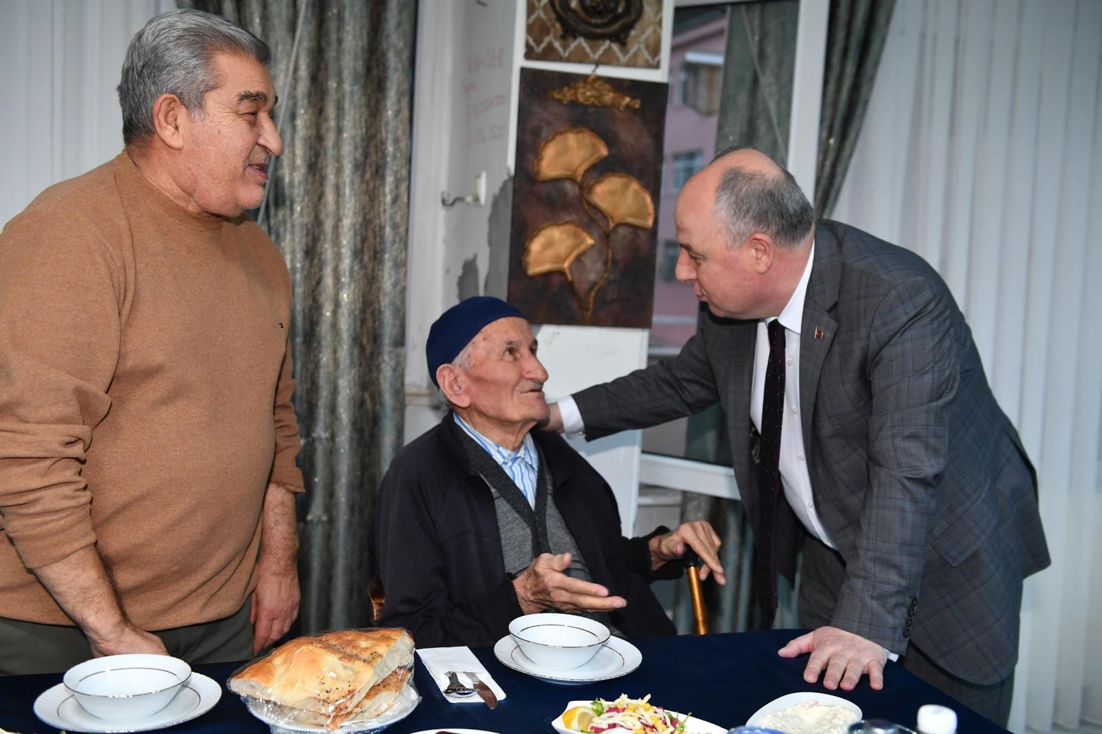 Denizli Valisi Coşkun, İftarını Huzurevi Sakinleriyle Birlikte Yaptı…