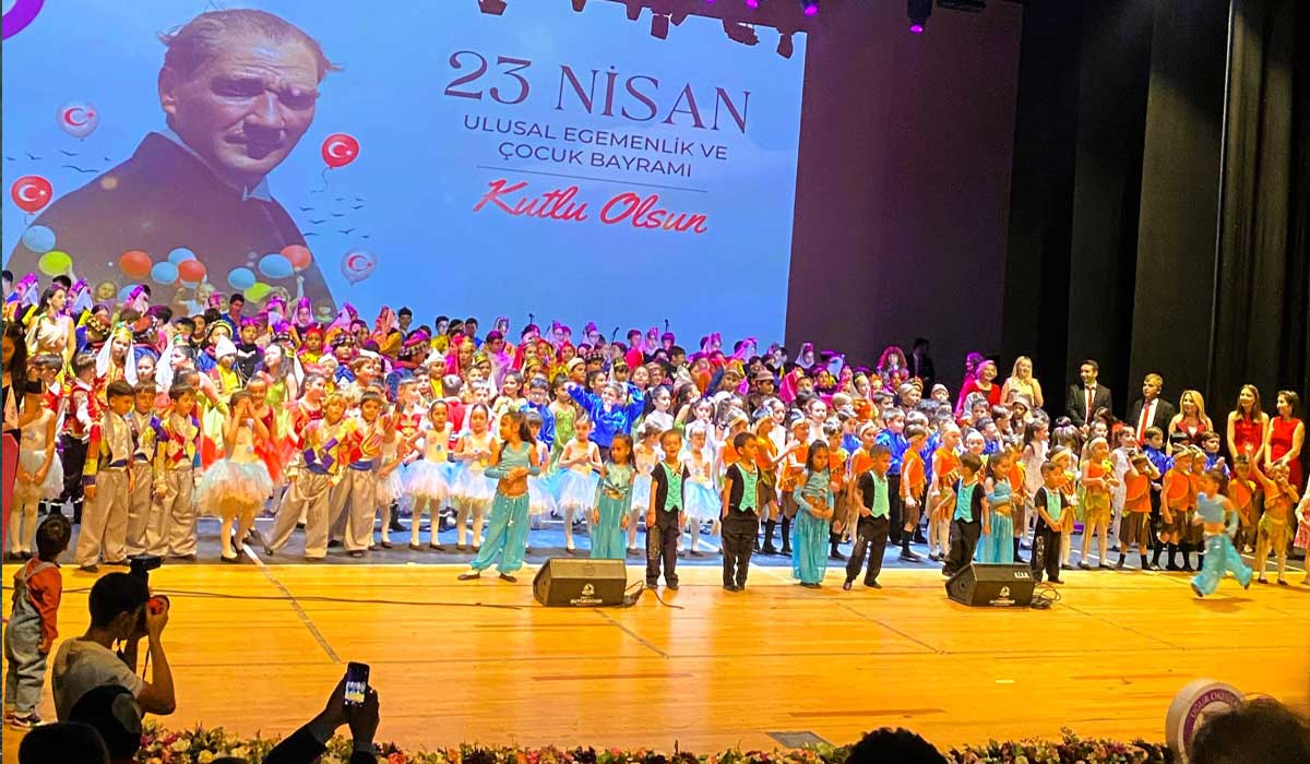 Bahçelievler Uğur Okulları’ndan Renkli 23 Nisan Kutlaması… 