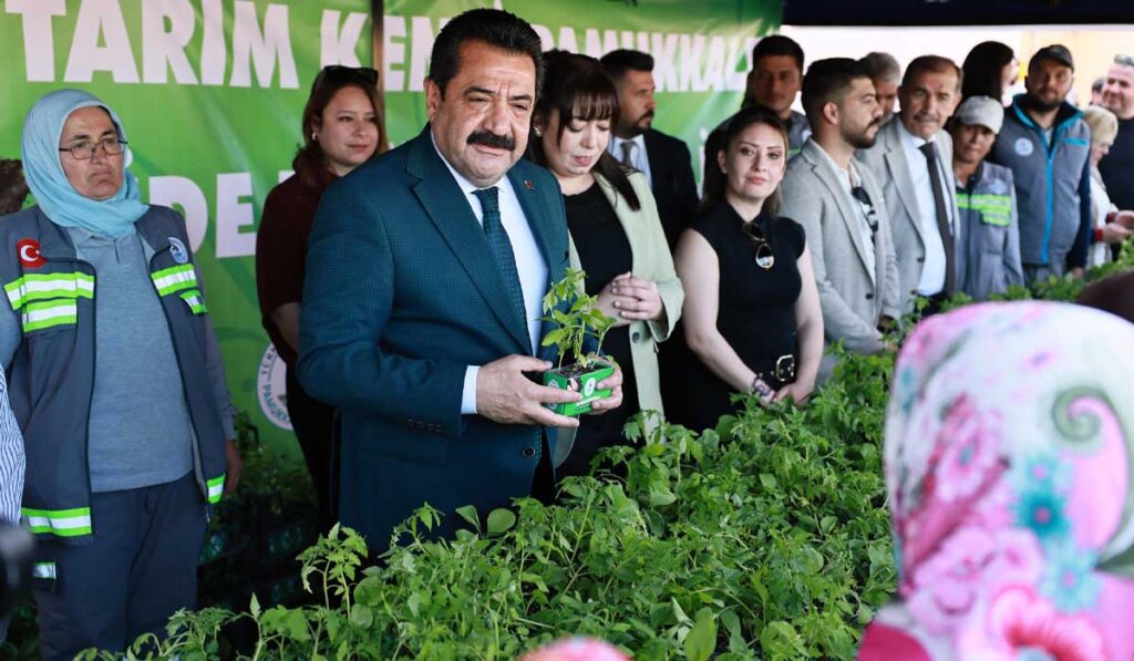 Başkan Ertemur'dan Çiftçiye Ata Tohumu Desteği...