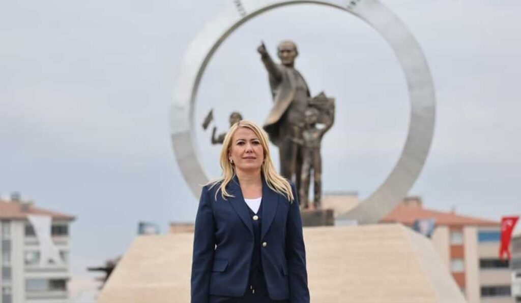Selçukbey Mahallesi’ne Demokrasi Anıtı Yapılacak…