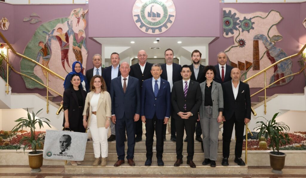 DOSTEK Koleji Tasarımları BabaFest’te Podyumda...