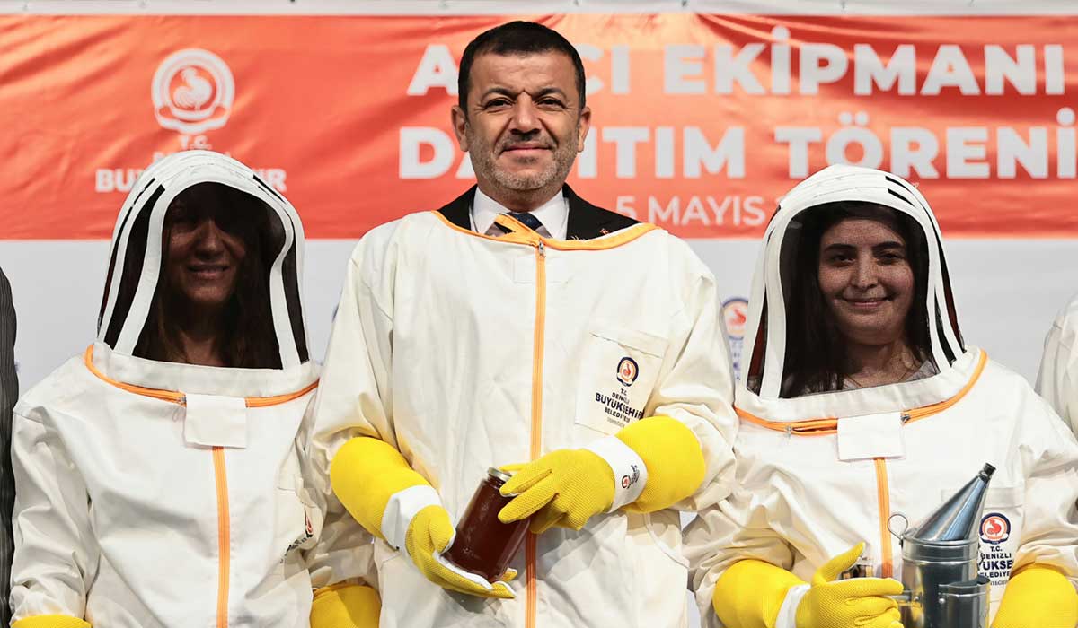 Denizli Büyükşehir’den Arıcılara Ekipman Desteği… 