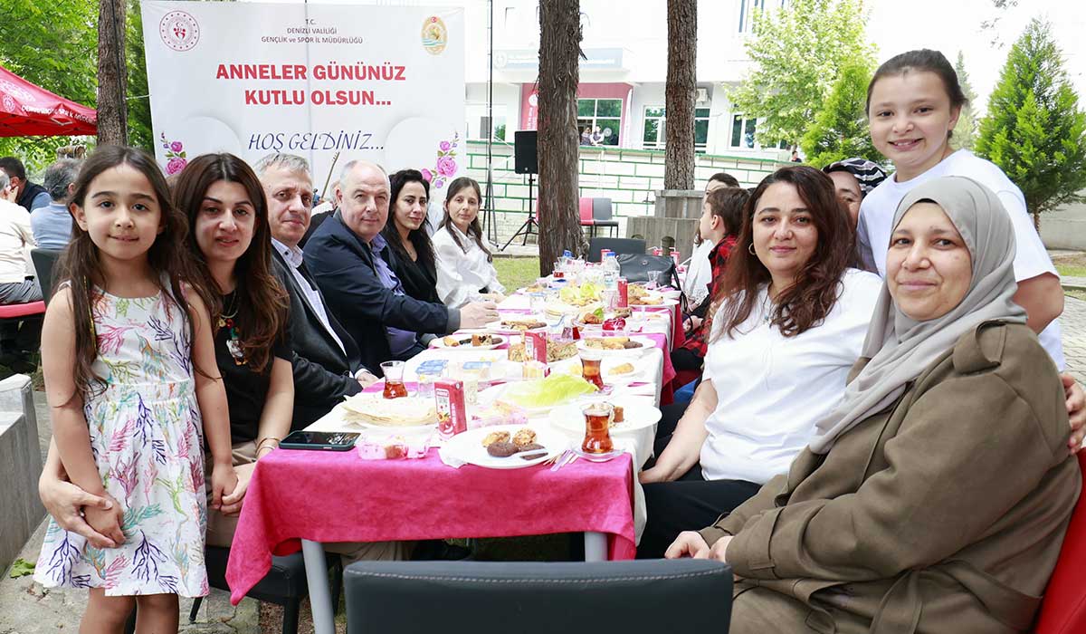 Denizli Protokolü Şehit Annelerini Unutmadı… 